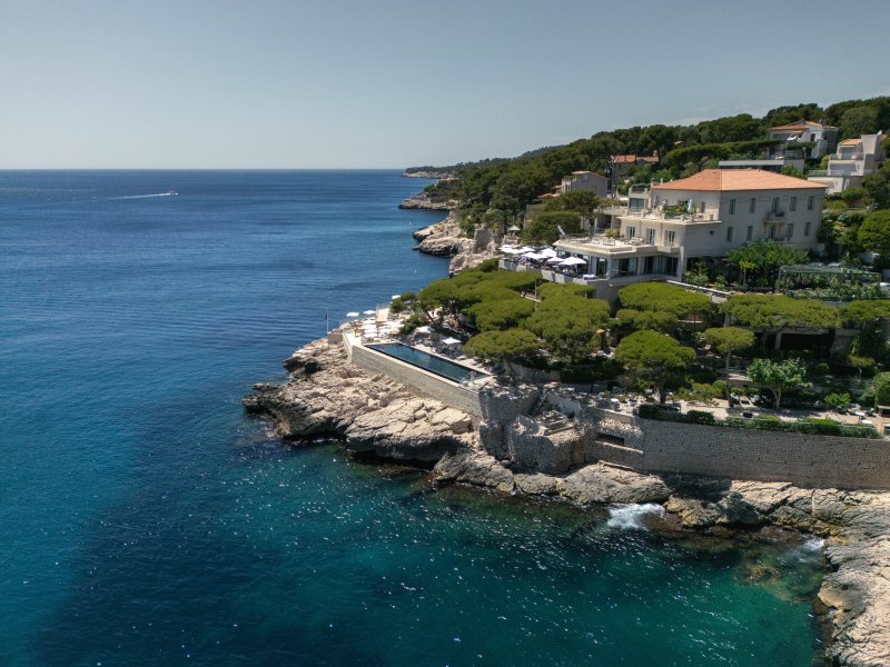 https://www.roches-blanches-cassis.com/